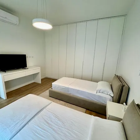 La Scala, Coast, Villa