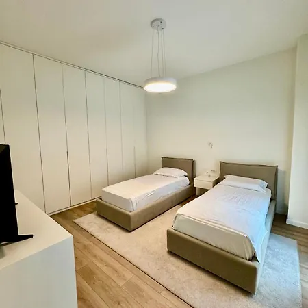 La Scala, Coast, * Palasë