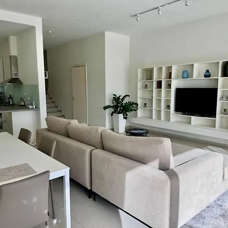 Villa La Scala, Coast, *