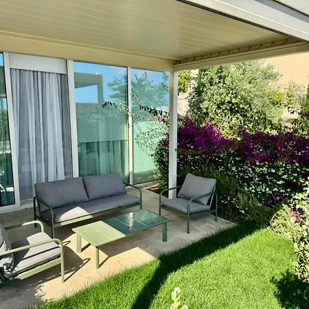 La Scala, Coast, Villa