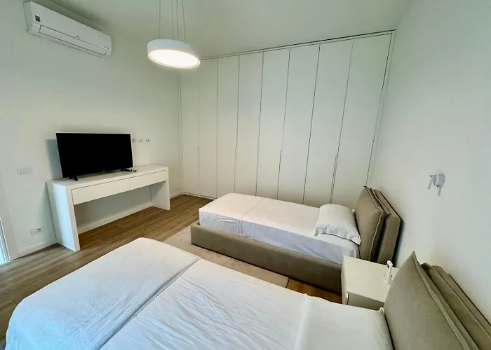 La Scala, Coast, Villa