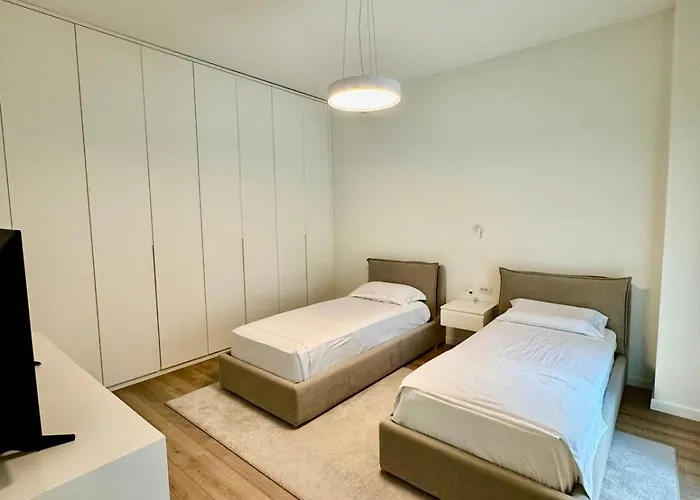 La Scala, Coast, * Palasë