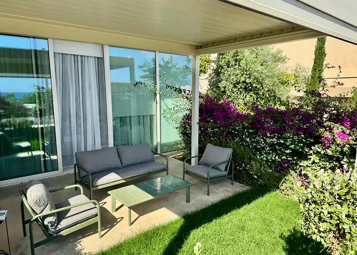 La Scala, Coast, Villa