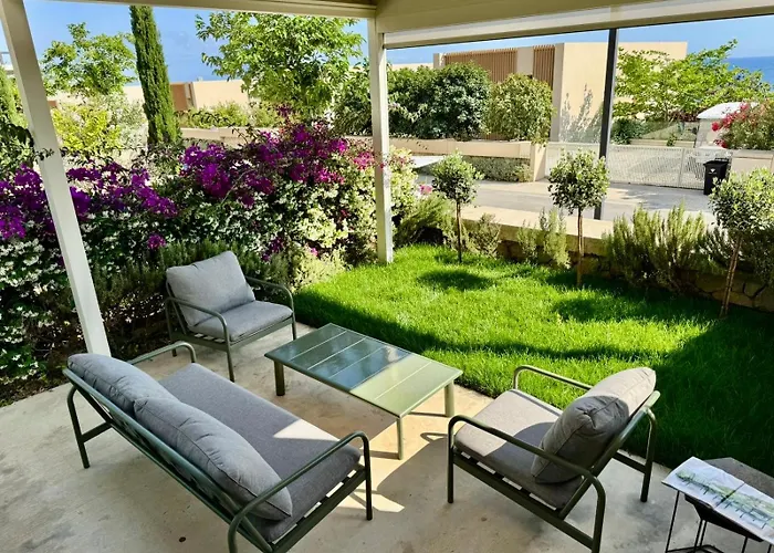 La Scala, Coast, Villa